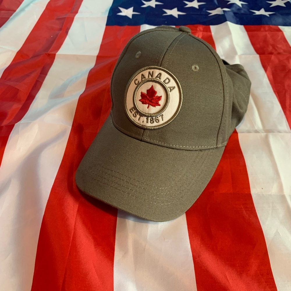 Souvenir Canada hat